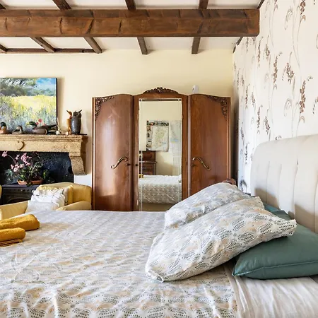 Bourdeverre D'hotes Bed & Breakfast Sanxay
