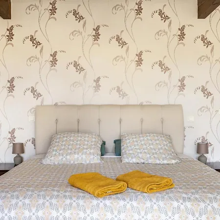 Bourdeverre D'hotes Bed & Breakfast Sanxay